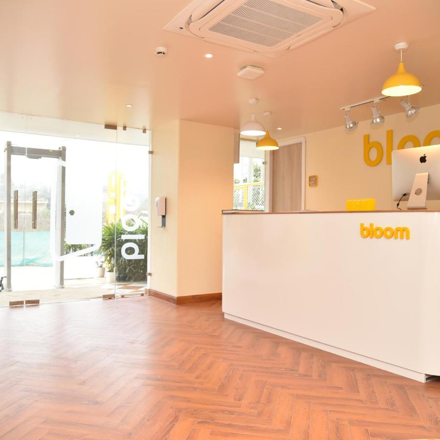 Bloom - Golf Course Road Hotel Gurgaon Exterior photo